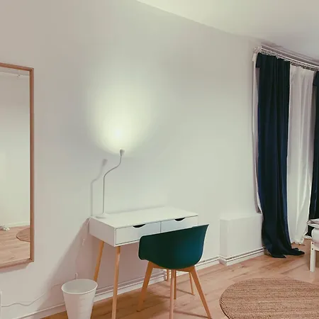 Apartment Welcoming Generous In Berlin-kreuzberg